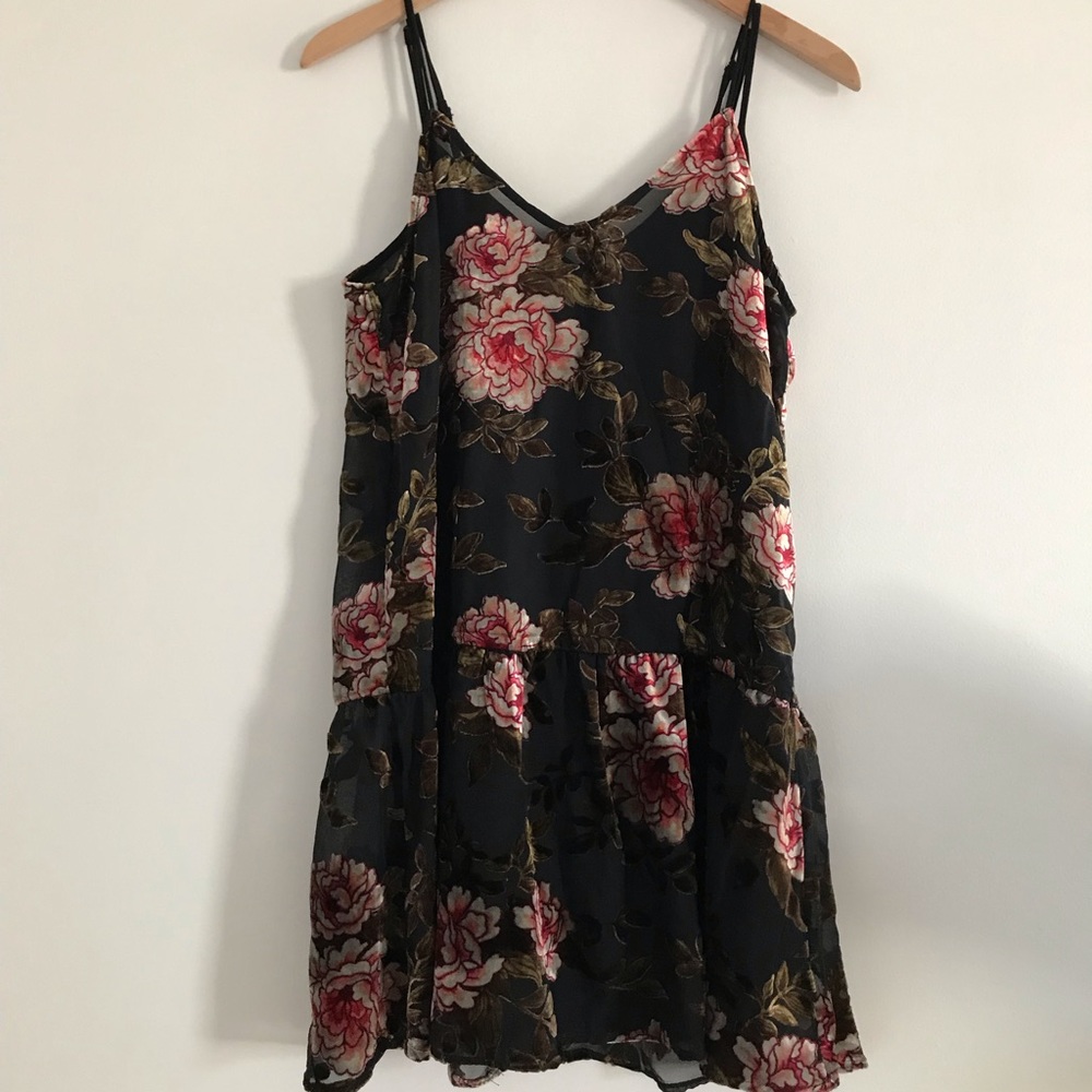Velvet Floral Mini